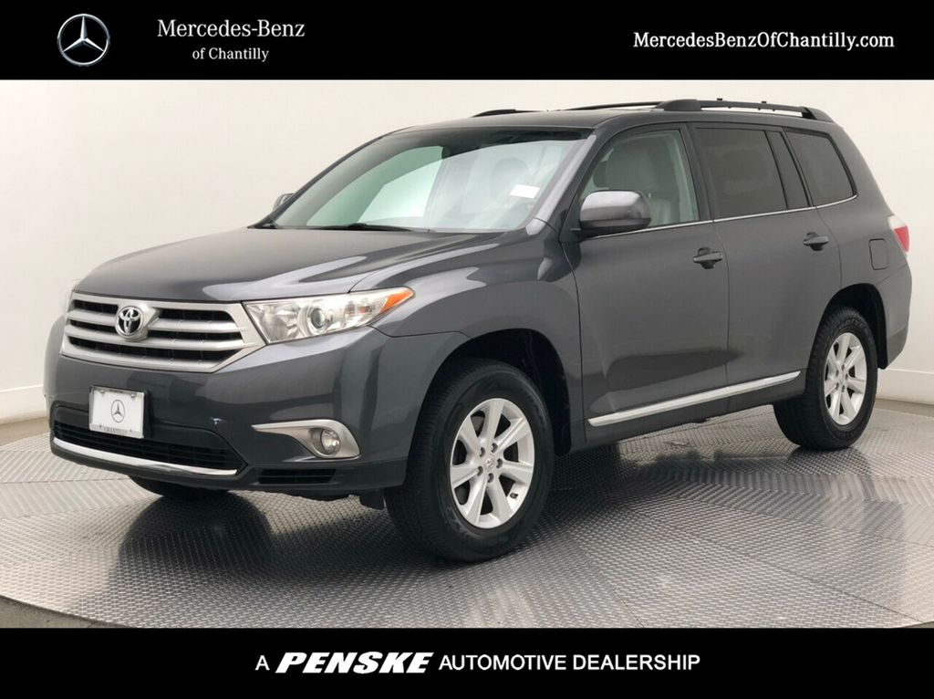 Pre Owned 2013 Toyota Highlander 4wd 4dr V6 Se Suv In Chantilly 7201036b Mercedes Benz Of Chantilly